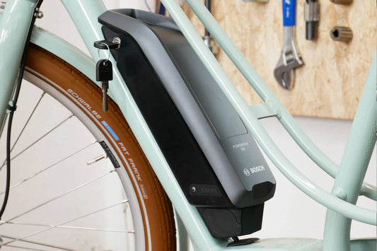 Waar moet je op letten bij een tweedehandse elektrische fiets Accu: Verschillende types, maten en capaciteit
