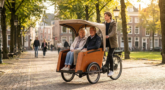 Elektrische bakfiets voor het vervoeren van ouderen