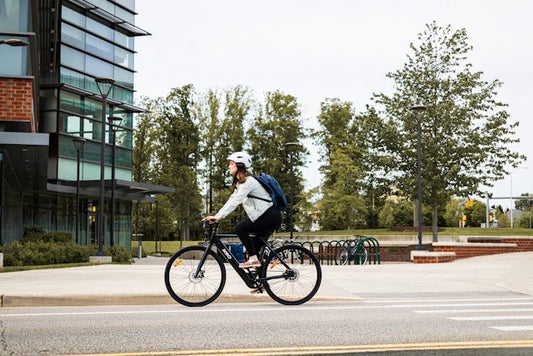 Waarom een E-Bike Kopen in Nederland? 7 Voordelen ten opzichte van een Gewone Fiets
