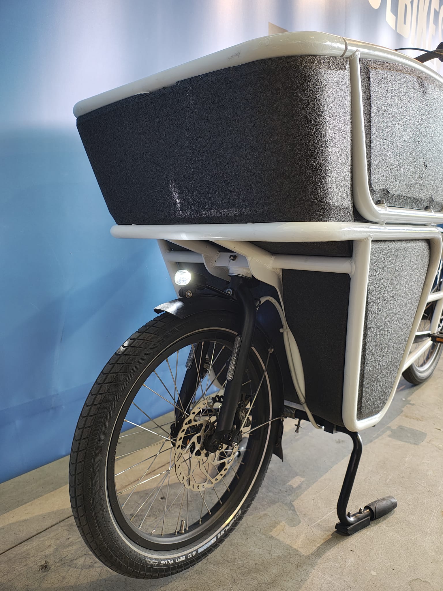 VERKOCHT Urban Arrow Shorty Bosch Cargo Line Middenmotor 500Wh!