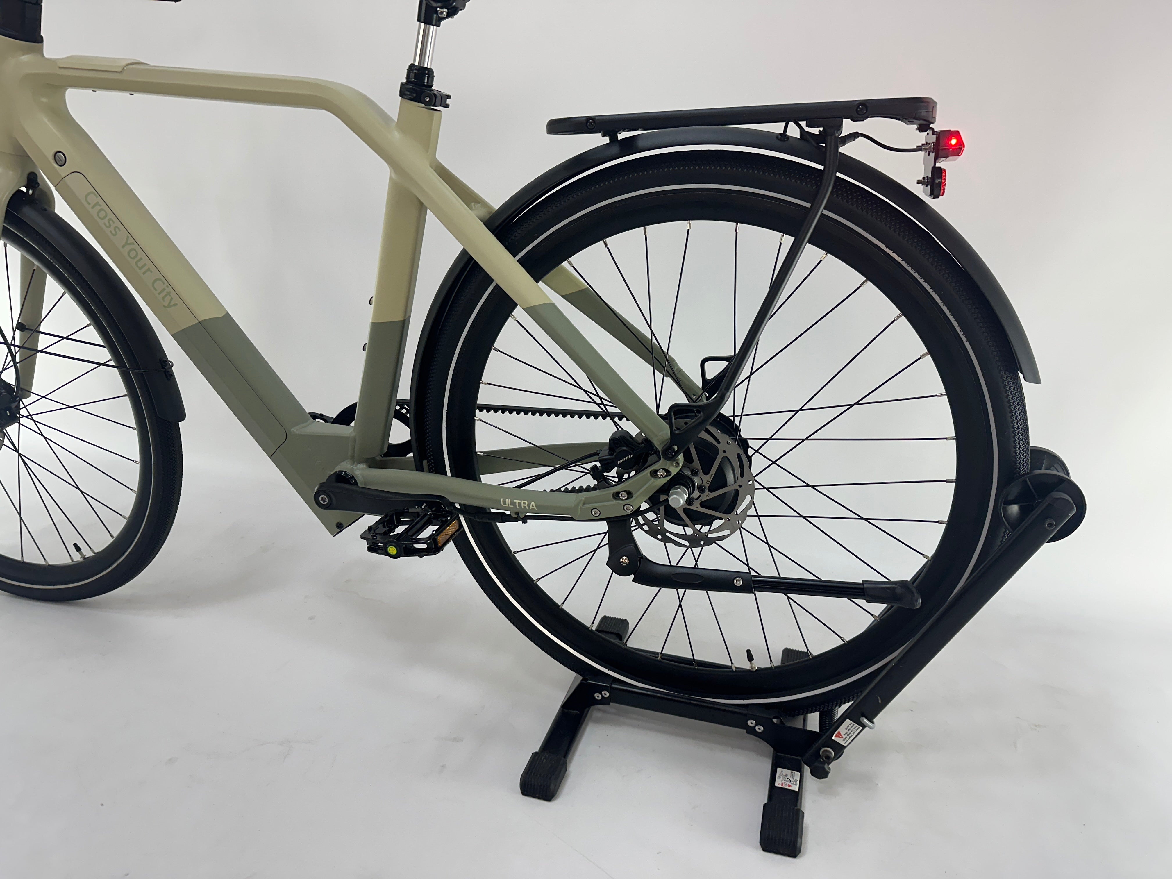 NIEUW! A Dece Oasis Air 30 Pro Ultra Bafang 36V Herenfiets Belt-Drive Automatic GPS