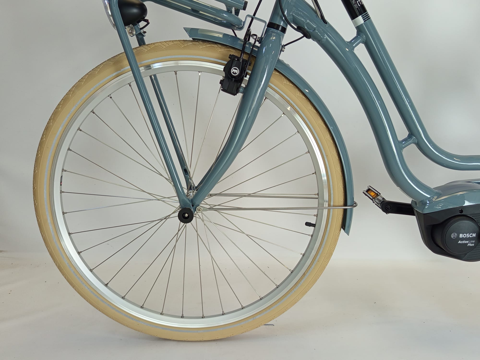 NIEUW! Frappé e-City Comfort Bosch Active Line Plus Middenmotor Stormy Sea Transportfiets M