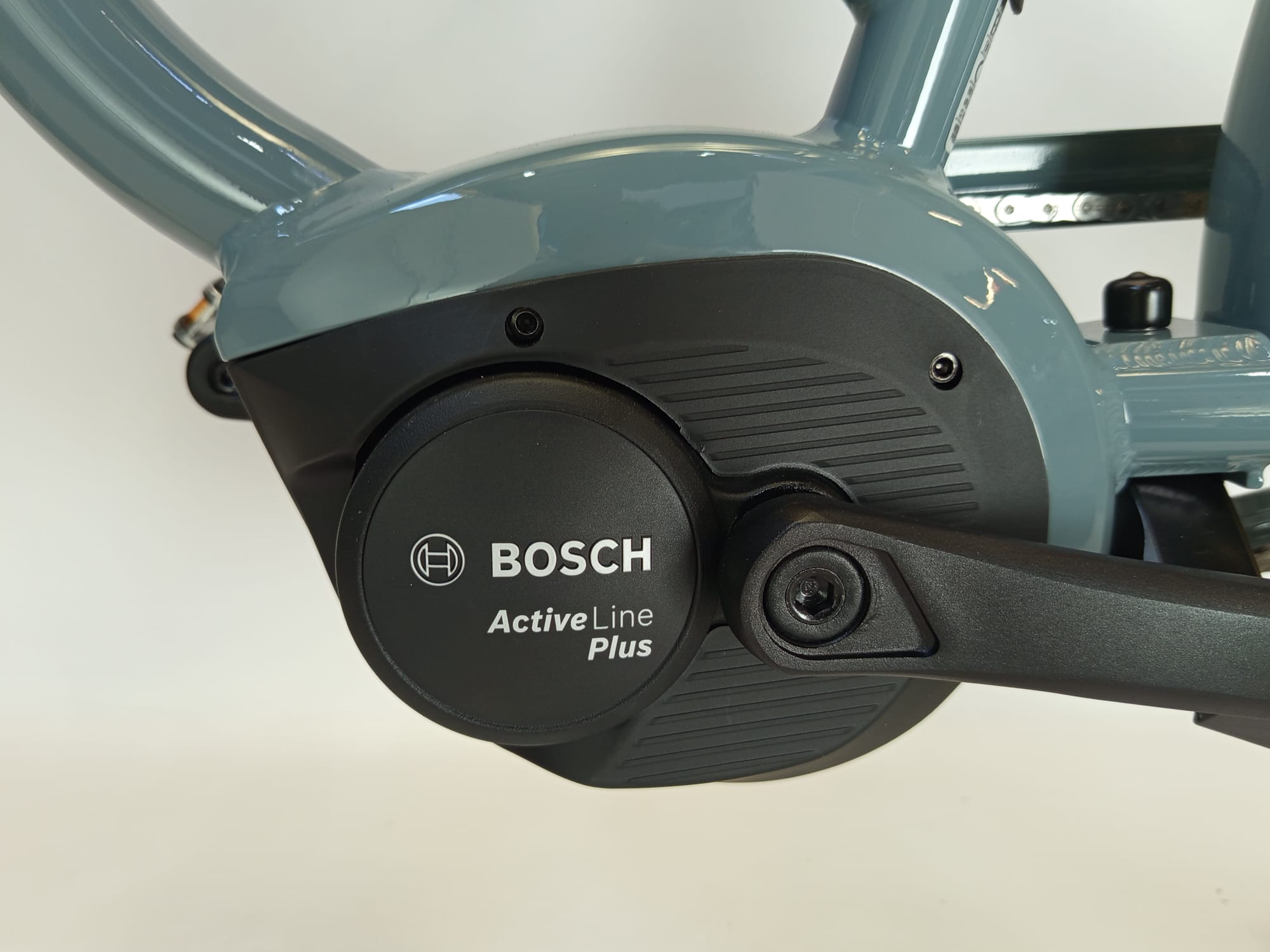NIEUW! Frappé e-City Comfort Bosch Active Line Plus Middenmotor Stormy Sea Transportfiets M