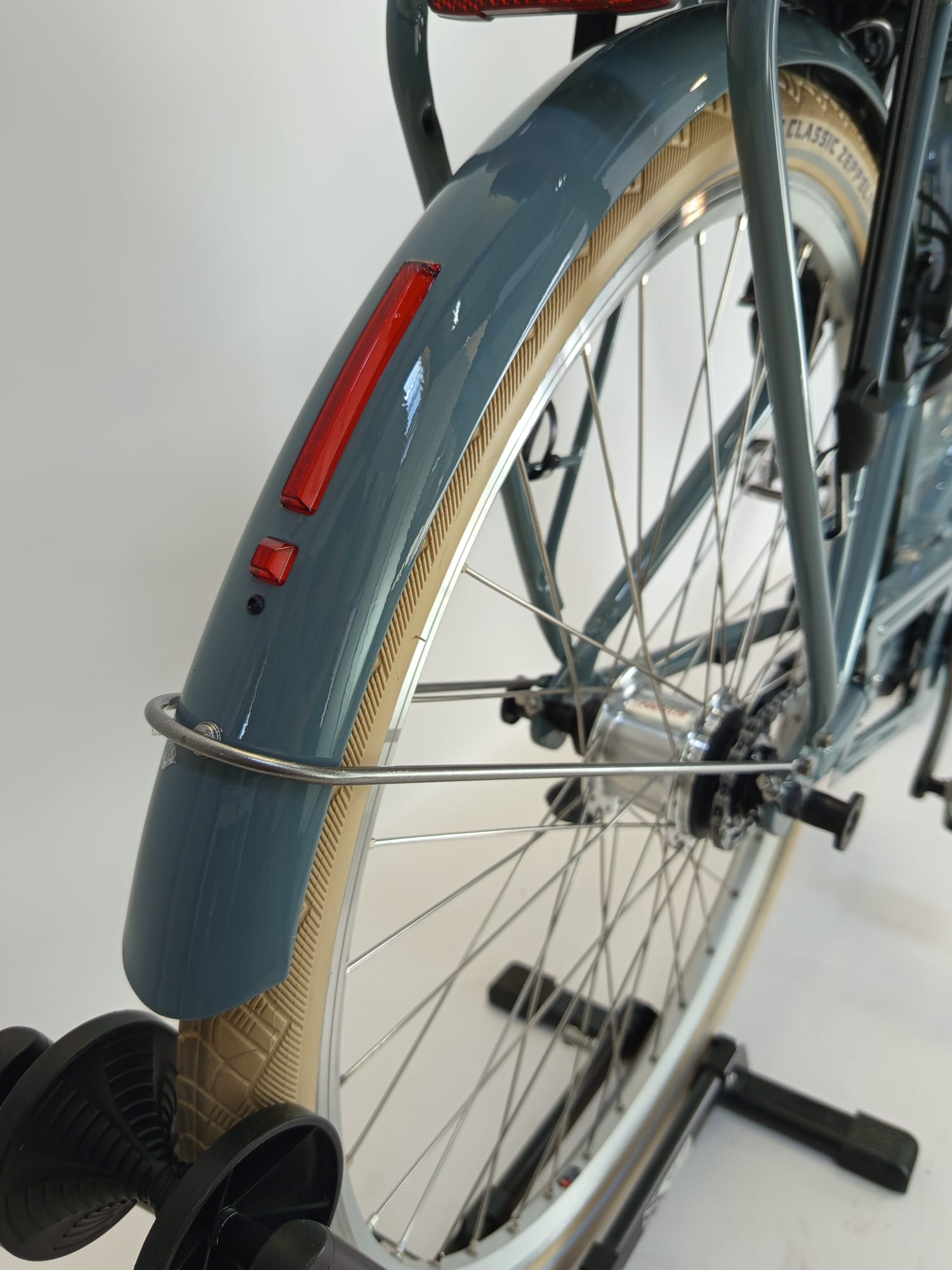 NIEUW! Frappé e-City Comfort Bosch Active Line Plus Middenmotor Stormy Sea Transportfiets M