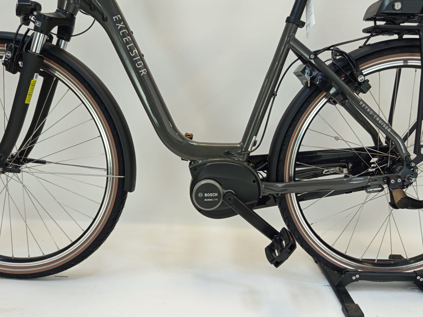 NIEUW! Excelsior Retro Cruiser Bosch Active Line Middenmotor Grijs