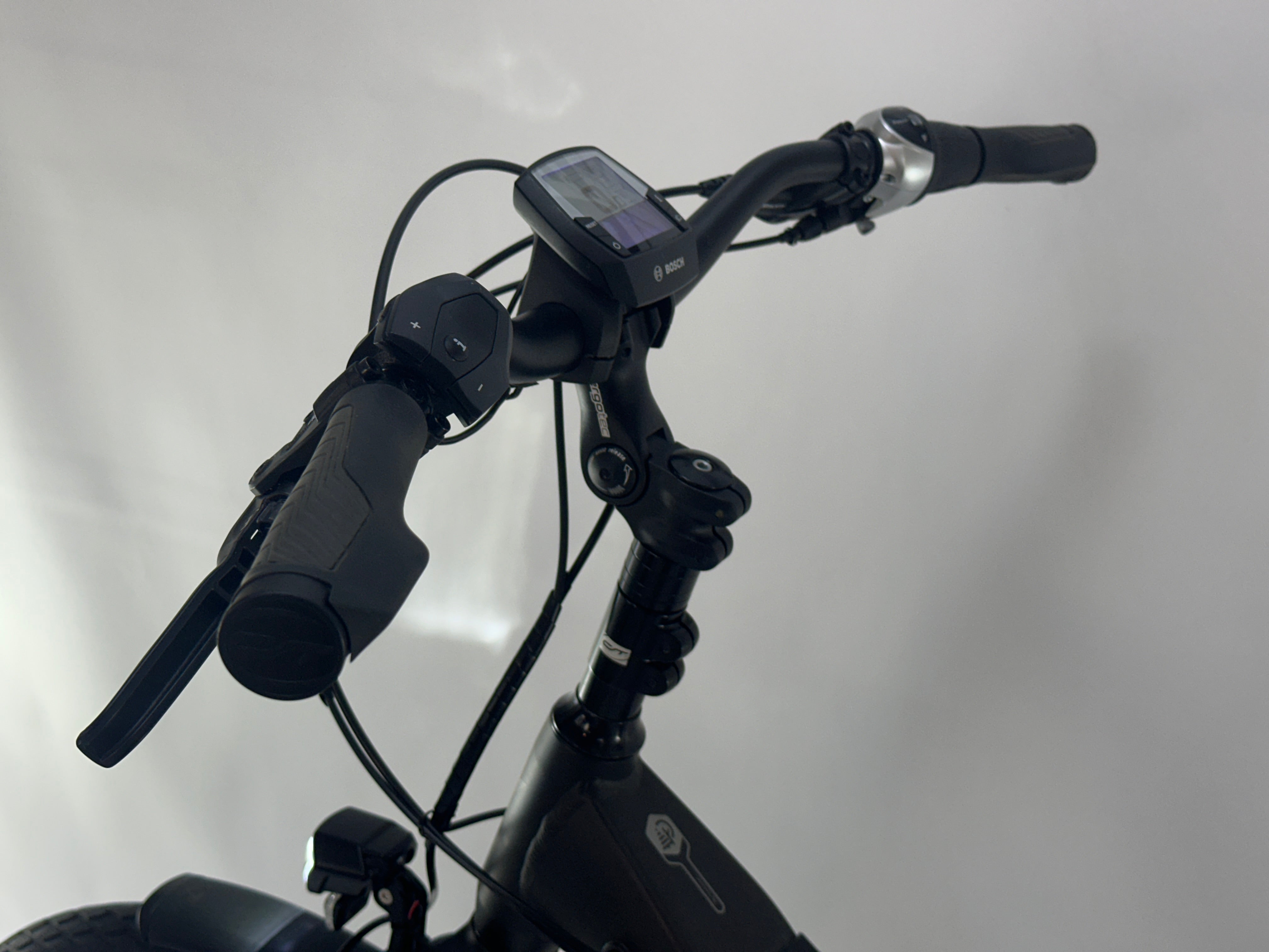 DEMO Victoria e-Trekking 7.6 Wave Bosch Active Line Plus Middenmotor 500Wh!