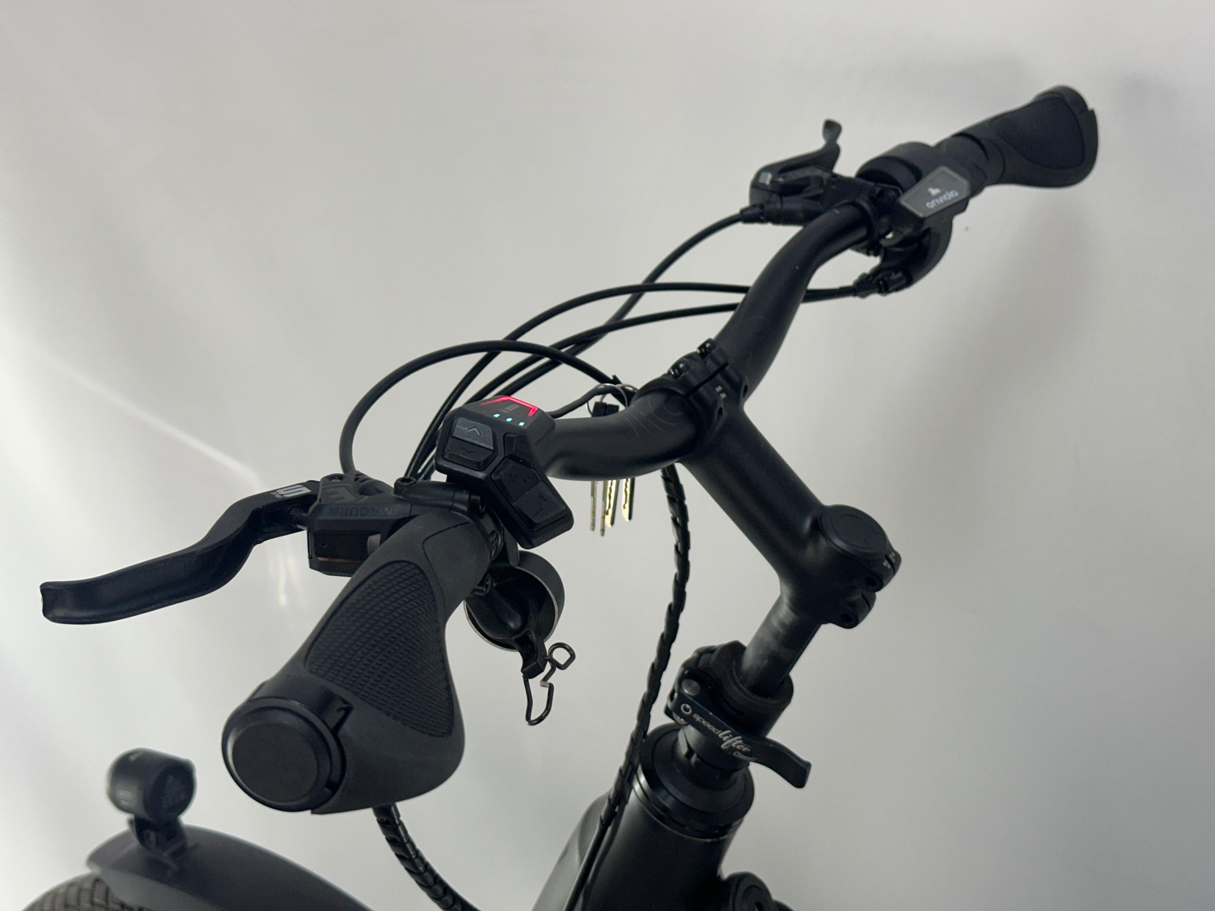 DEMO Cube Longtail Hybrid Bosch Cargo Line Middenmotor 725Wh Belt-Drive Longtail Smart-System