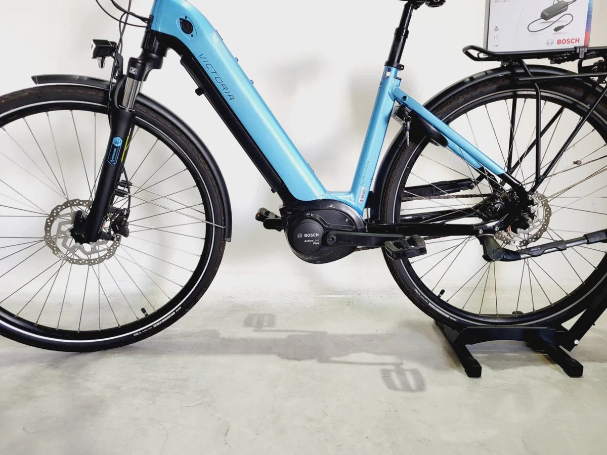 VICTORIA E-Trekking 11.3 Bosch Active Line Plus Mi Lage instap Lichtblauw 40cm 28 Inch 2022