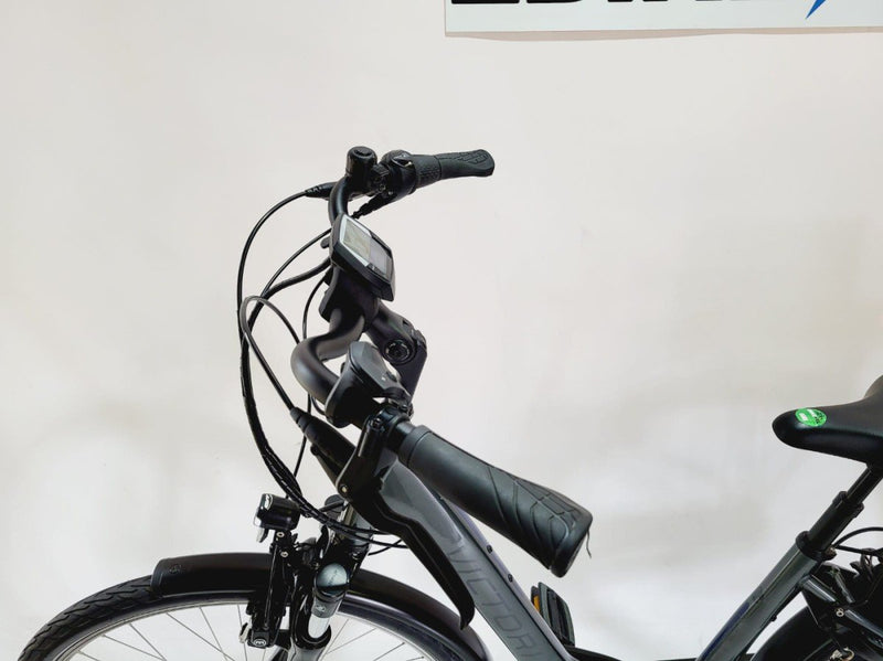 DEMO Victoria E-Trekking 5.7 Bosch Active Line Middenmo Lage instap Grijs 46cm S