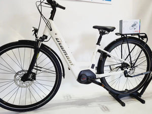 DEMO Diamant Beryll Deluxe+ Bosch Performance Line Middenmotor Lage instap Wit 40cm S
