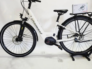 DEMO Diamant Beryll Deluxe+ Bosch Performance Line Middenmotor Lage instap Wit 40cm S