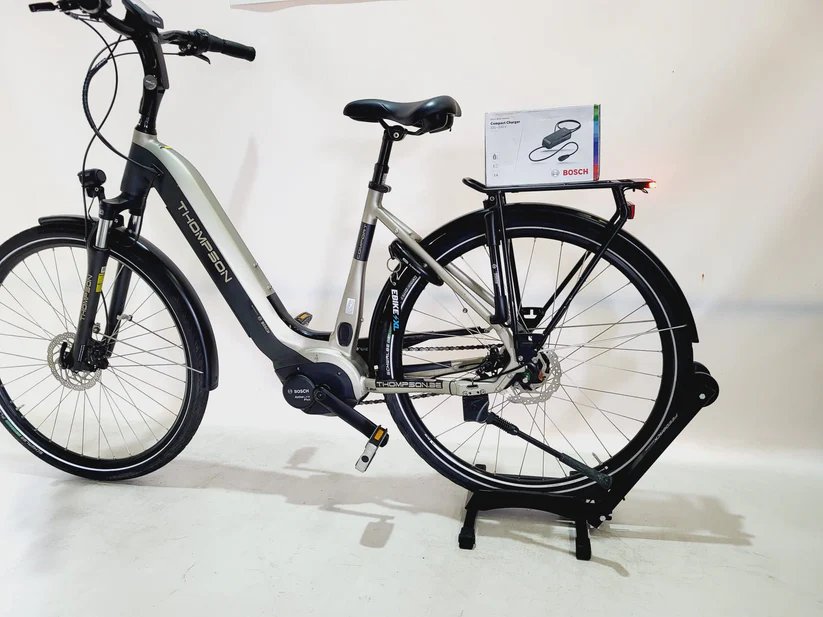 Thompson Comfort Bosch Active Line Plus Middenmotor 500Wh! Lage instap Zwart Zilver 51cm
