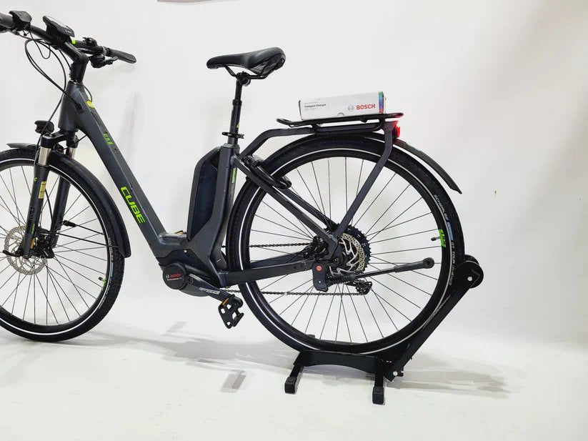 Cube Cube Touring Bosch Performancwe Line Middenmotor Lage instap Donkergrijs 50cm M