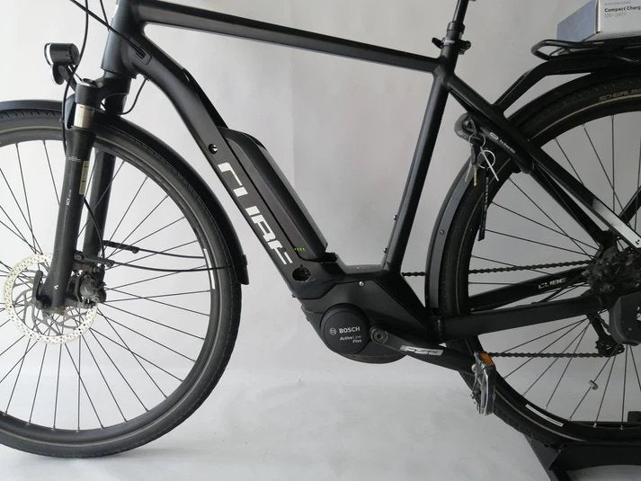 Cube Touring Pro Bosch Active Line Plus Middenmotor Heren Zwart 52cm M
