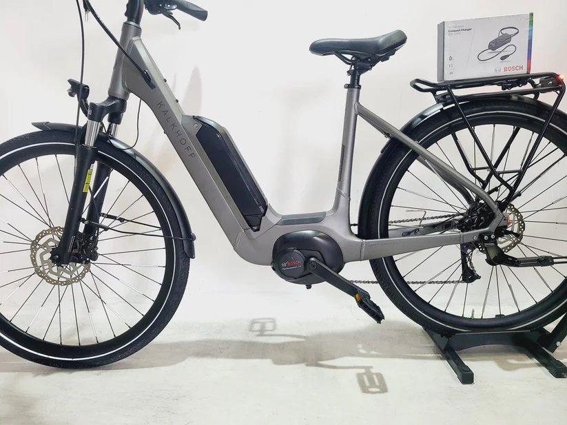 Kalkhoff Endeavor E-Trekking Bosch Performance Line Middenm Lage instap Grijs 50cm M