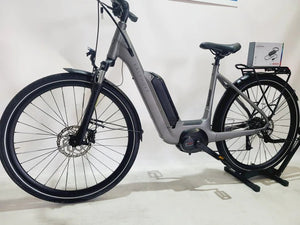 Kalkhoff Endeavor E-Trekking Bosch Performance Line Middenm Lage instap Grijs 50cm M