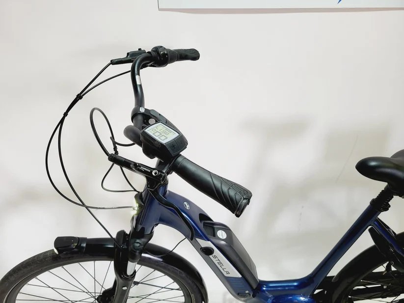 Stella Livorno Bosch Active Line Plus Middenmotor Lage instap Blauw 57cm