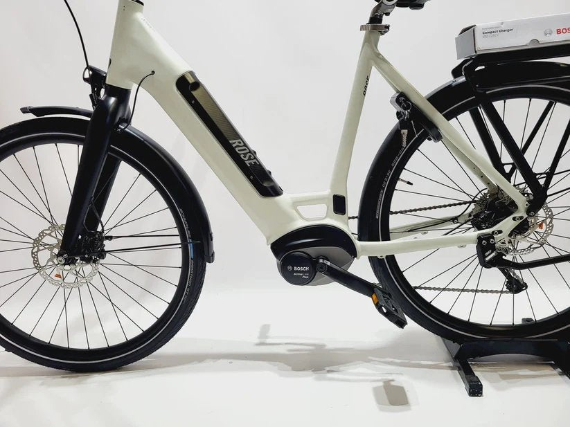NIEUW Rose Xtra Watt EVO Plus Bosch Active Line Plus MM 500Wh Lage instap Gebroken wit 59cm