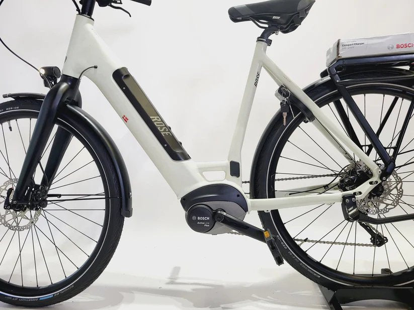 NIEUW Rose XTRA WATT EVO PLUS Bosch Active Line Plus Middenmo Lage instap Wit 59cm
