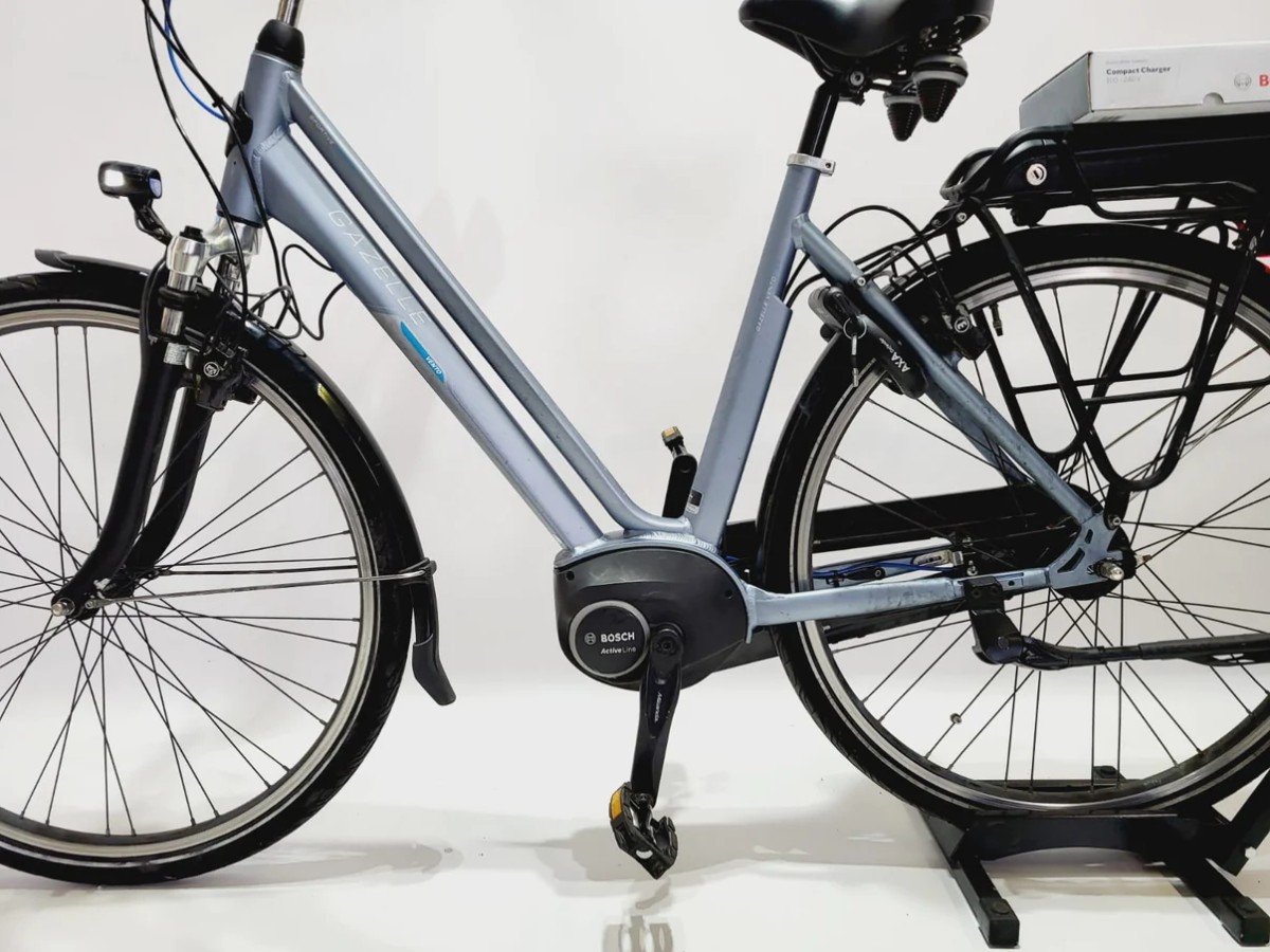 Gazelle Vento C7 Bosch Active Line Middenmotor Lage instap Lichtblauw 49cm