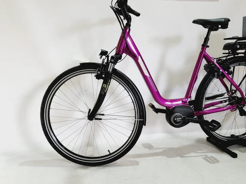 NIEUW! Victoria E-Trekking 5.7 Deep Bosch Active Line Middenmotor Lage instap Roze