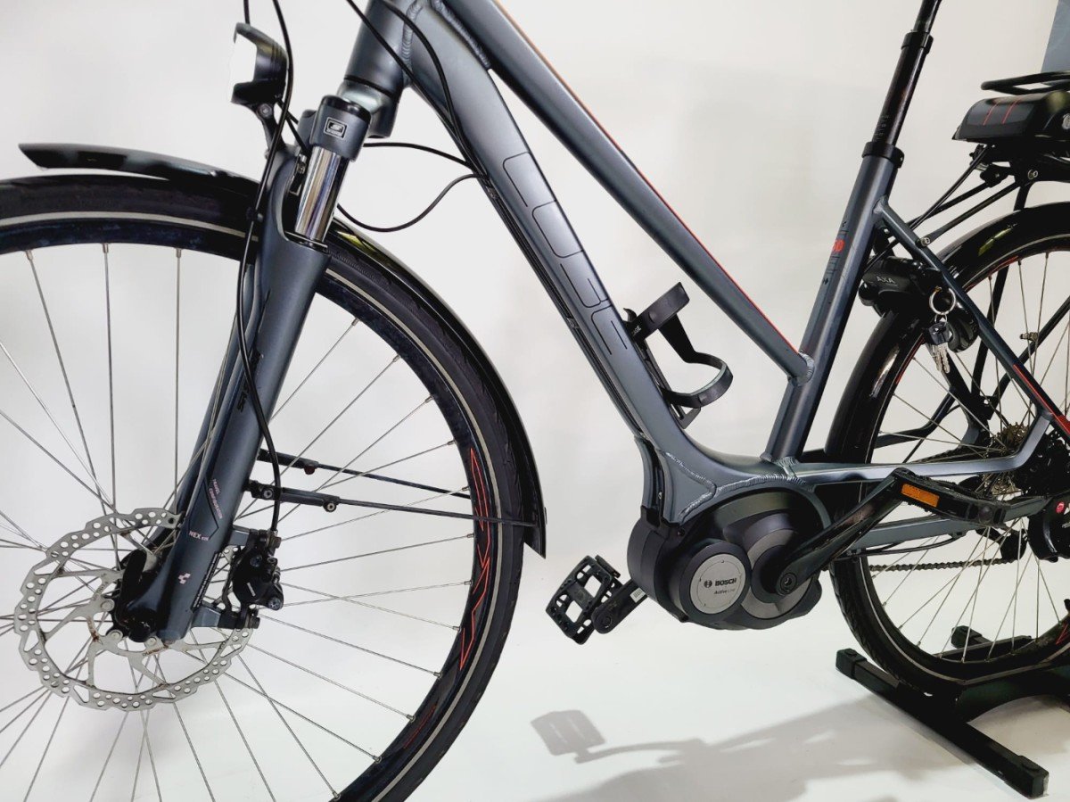 Cube Touring Bosch Active Line Middenmotor Mixed Donkergrijs 50cm M
