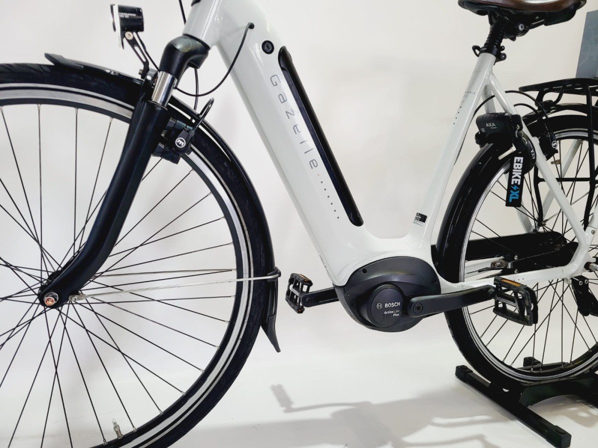 Gazelle VERKOCHT Grenoble C7+ Bosch Active Line Plus Midde Lage instap Wit 57cm L