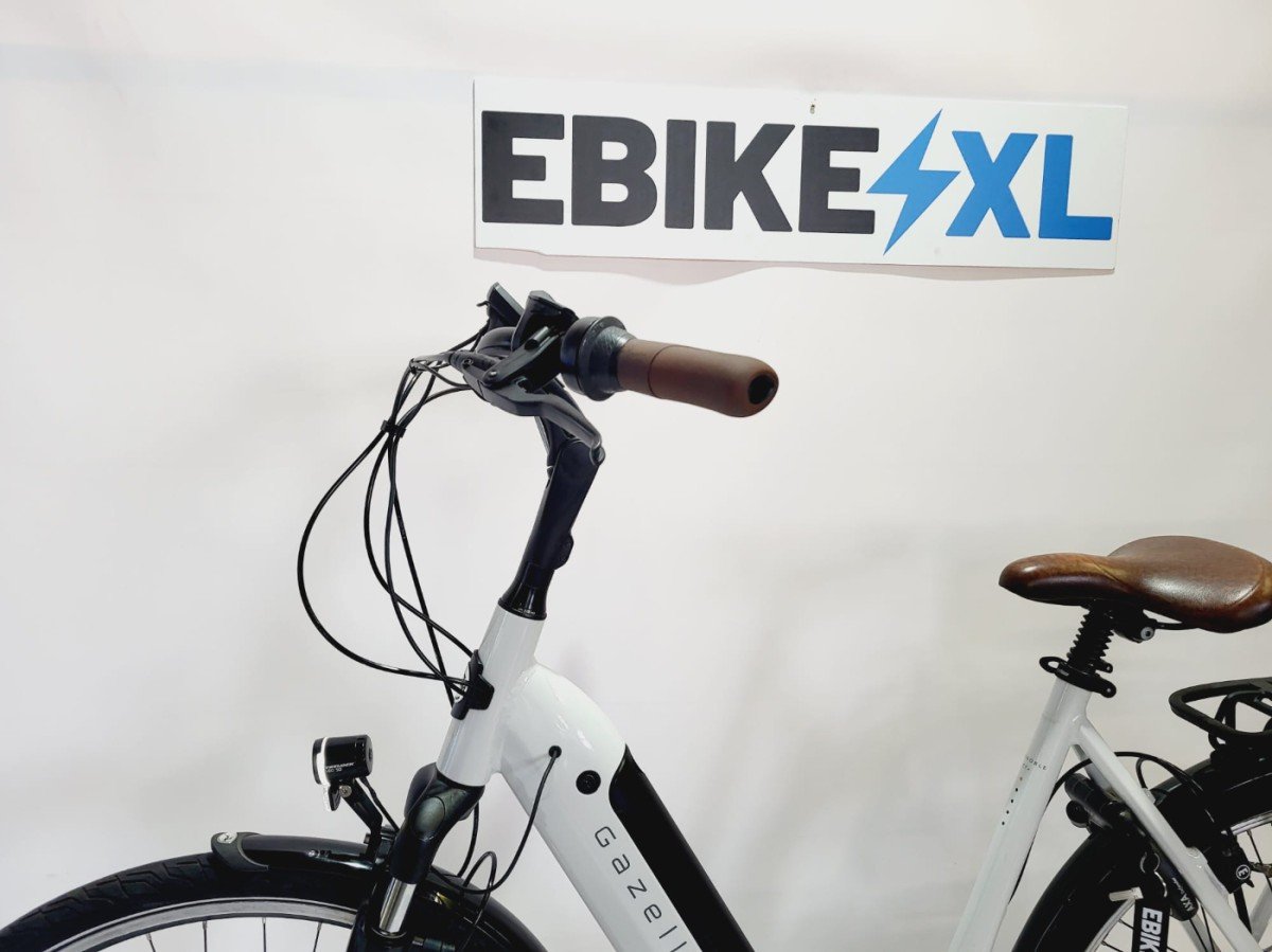 Gazelle VERKOCHT Grenoble C7+ Bosch Active Line Plus Midde Lage instap Wit 57cm L