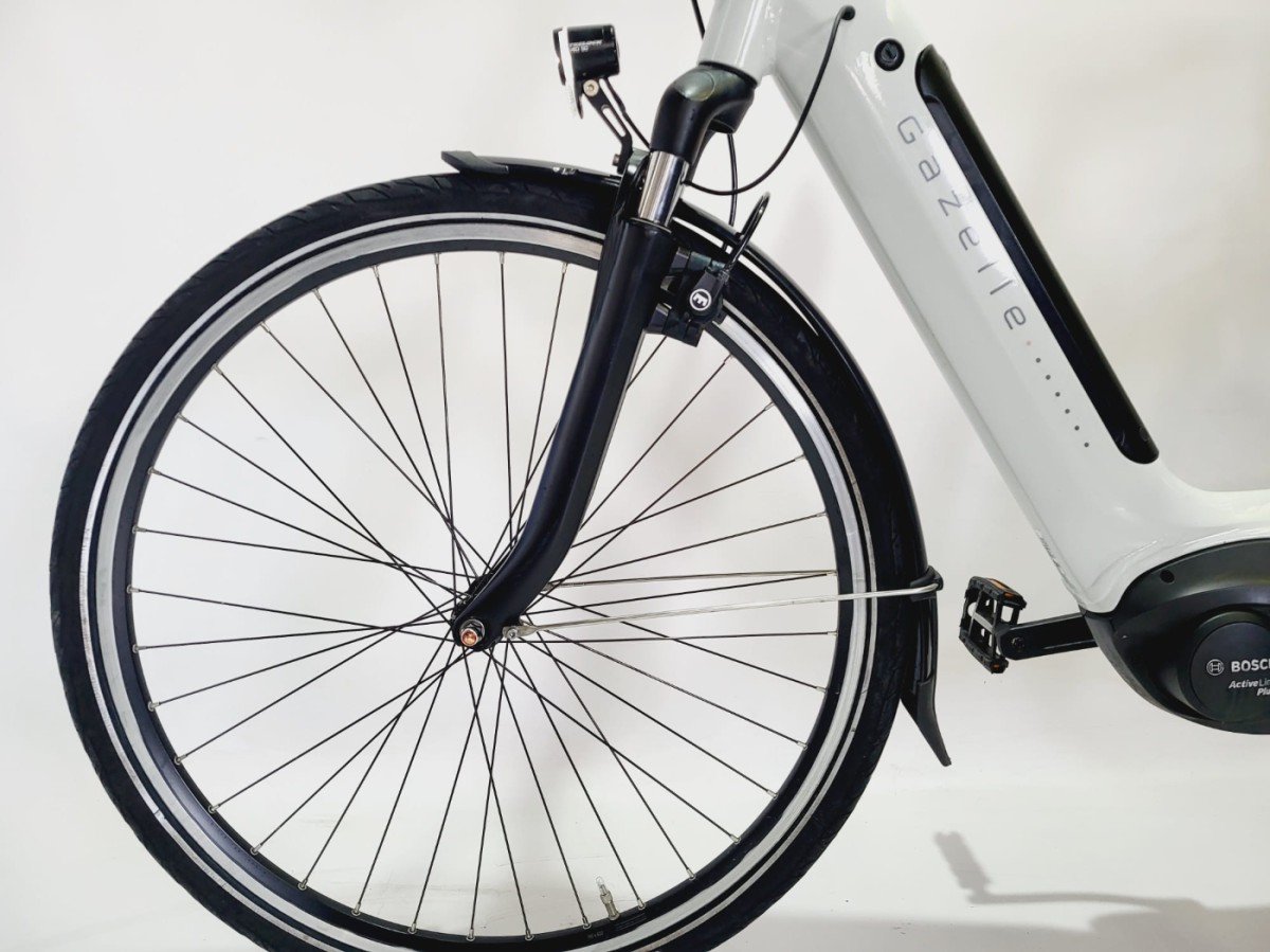 Gazelle VERKOCHT Grenoble C7+ Bosch Active Line Plus Midde Lage instap Wit 57cm L