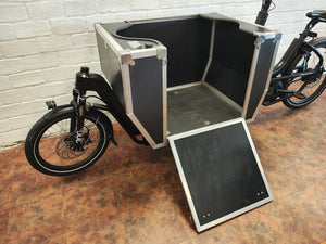 Urban Arrow Cargo L - Bosch Perf Line - BD met Denting Flightcase