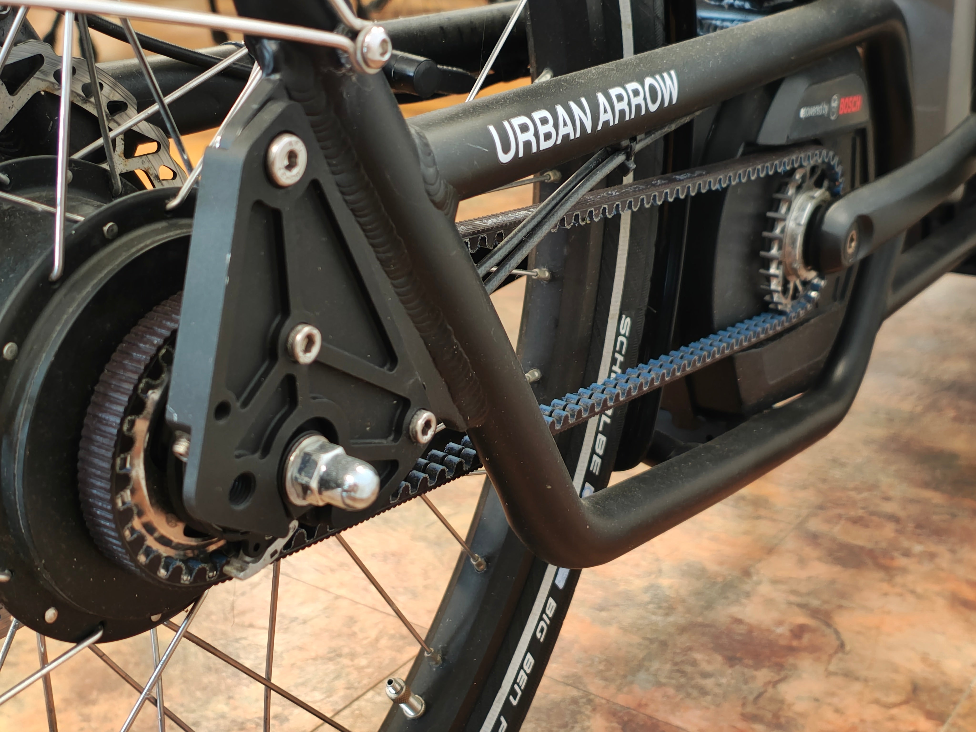 Urban Arrow Cargo L - Bosch Perf Line - BD met Denting Flightcase