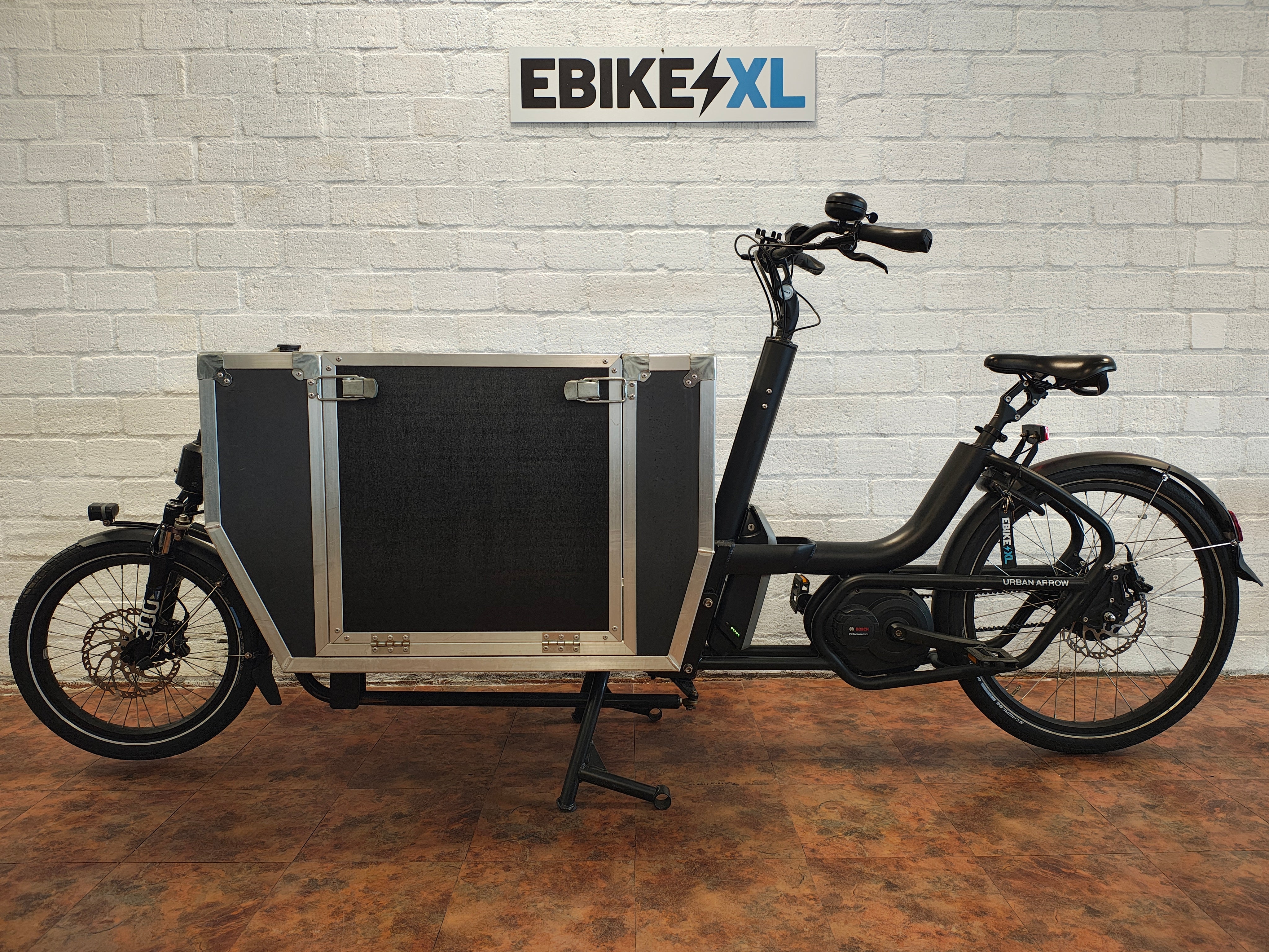 Urban Arrow Cargo L - Bosch Perf Line - BD met Denting Flightcase