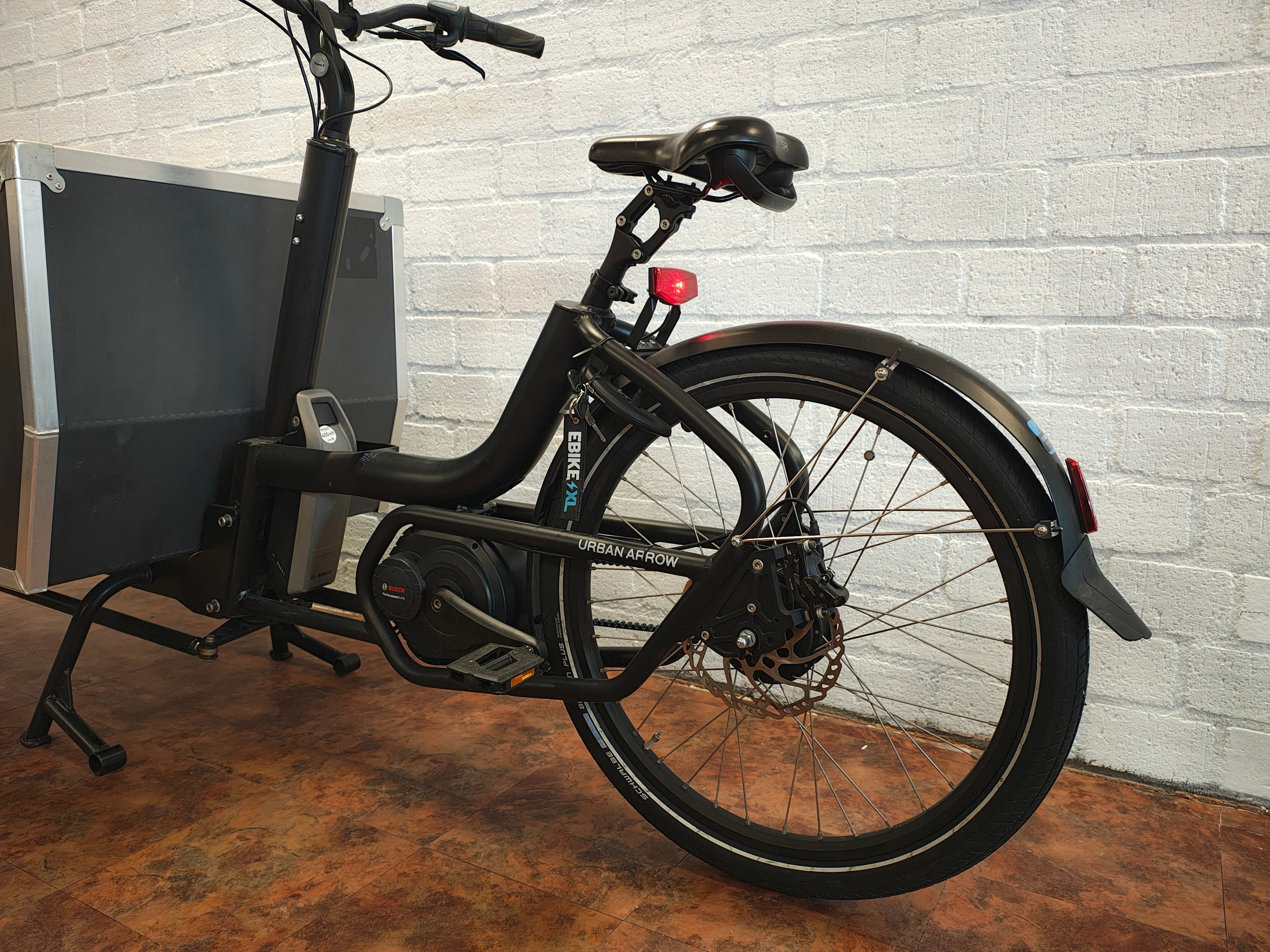 Urban Arrow Cargo L - Bosch Perf Line - BD met Denting Flightcase