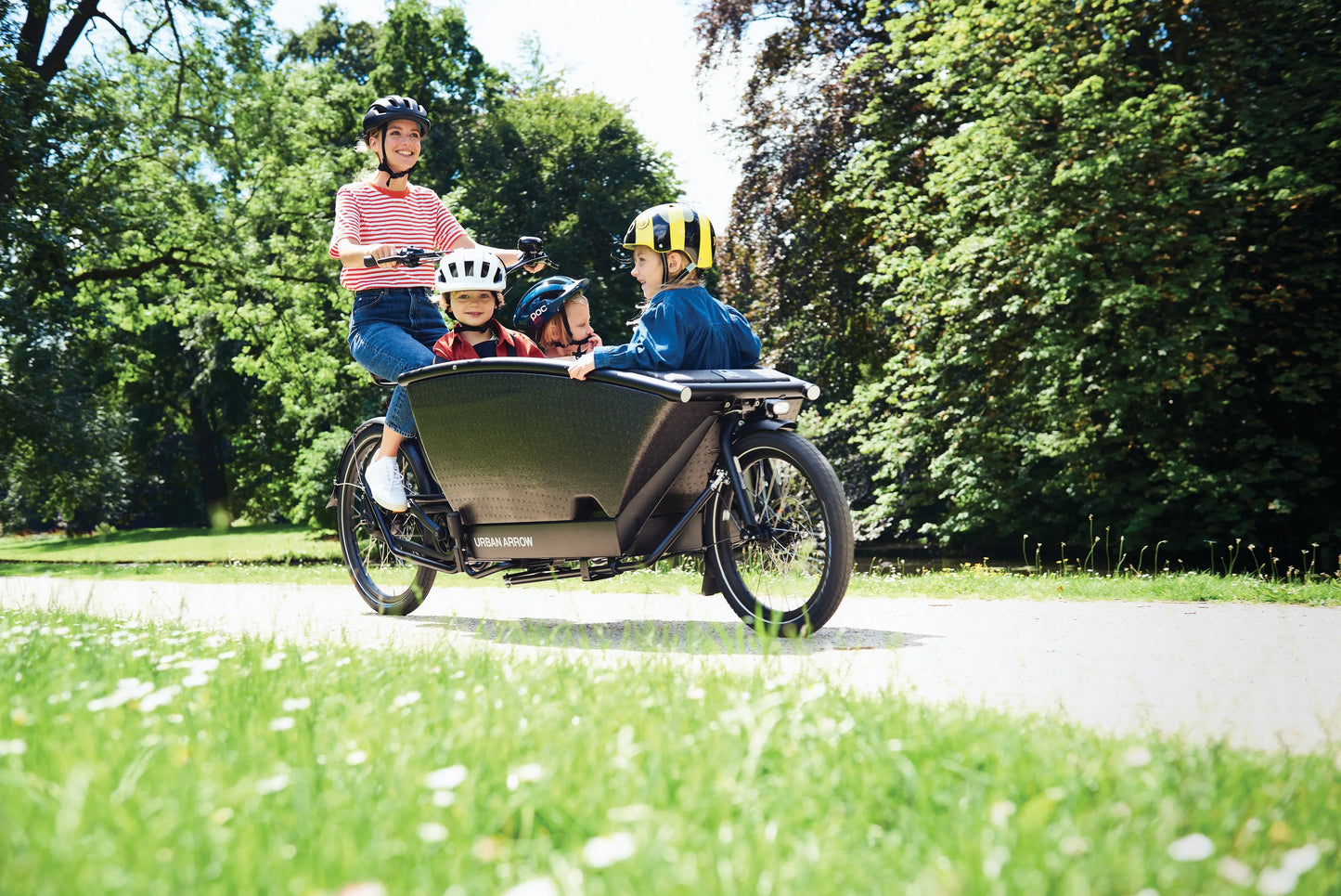 Urban Arrow Familiy Bakfiets Bosch Active/Perf Line Middenmotor