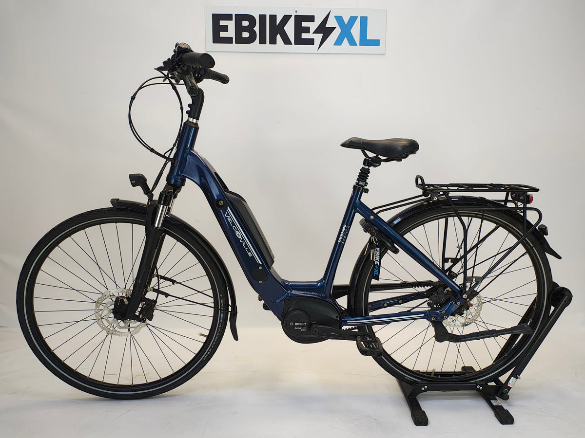 Tweedehands Velo de Ville AEB 400 met lage instap en riemaandrijving bij eBikeXL